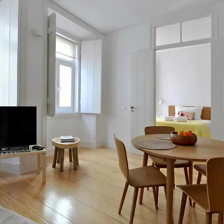 Alfama Confortable Near Cathedral *